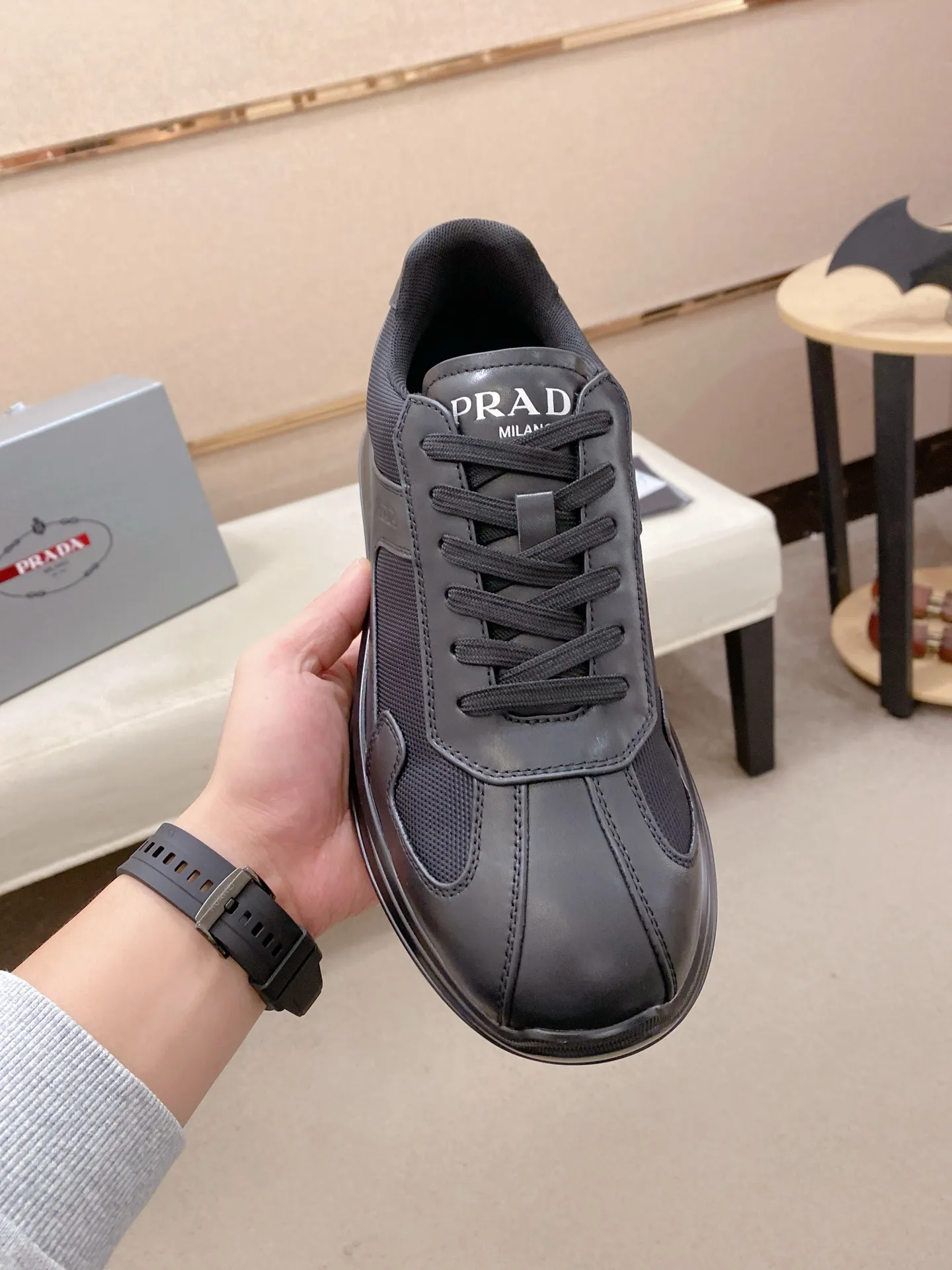 Factory price 600💰 ✔️✔️✔️High version High-quality new PRADA (Prada) counters are on the market at the same time, new men's shoes, 😘fabrics imported first-layer cowhide with waterproof materials, purely handmade. Lining: Full cowhide lining. 👍🏿 High-end ☄️ air-cushion molded anti-slip rubber outsole, exquisite lines, simple and elegant, comfortable and high-end for leisure travel. Code number: 38 to 45